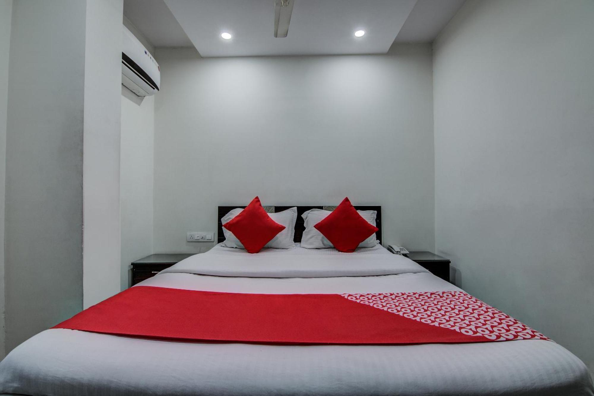 Hotel O Vb Grand Visakhapatnam Exteriör bild