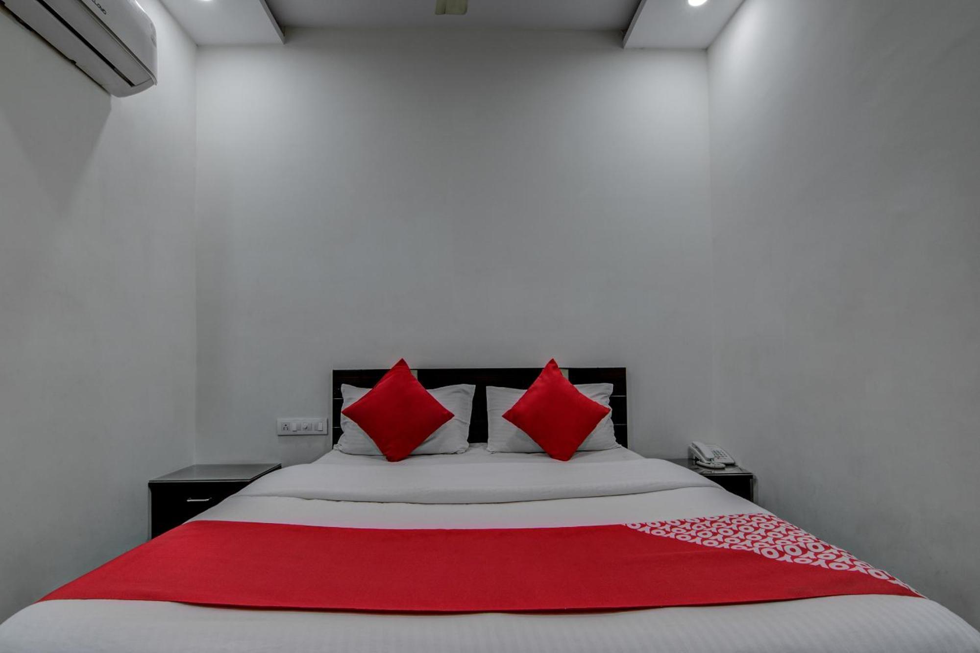 Hotel O Vb Grand Visakhapatnam Exteriör bild