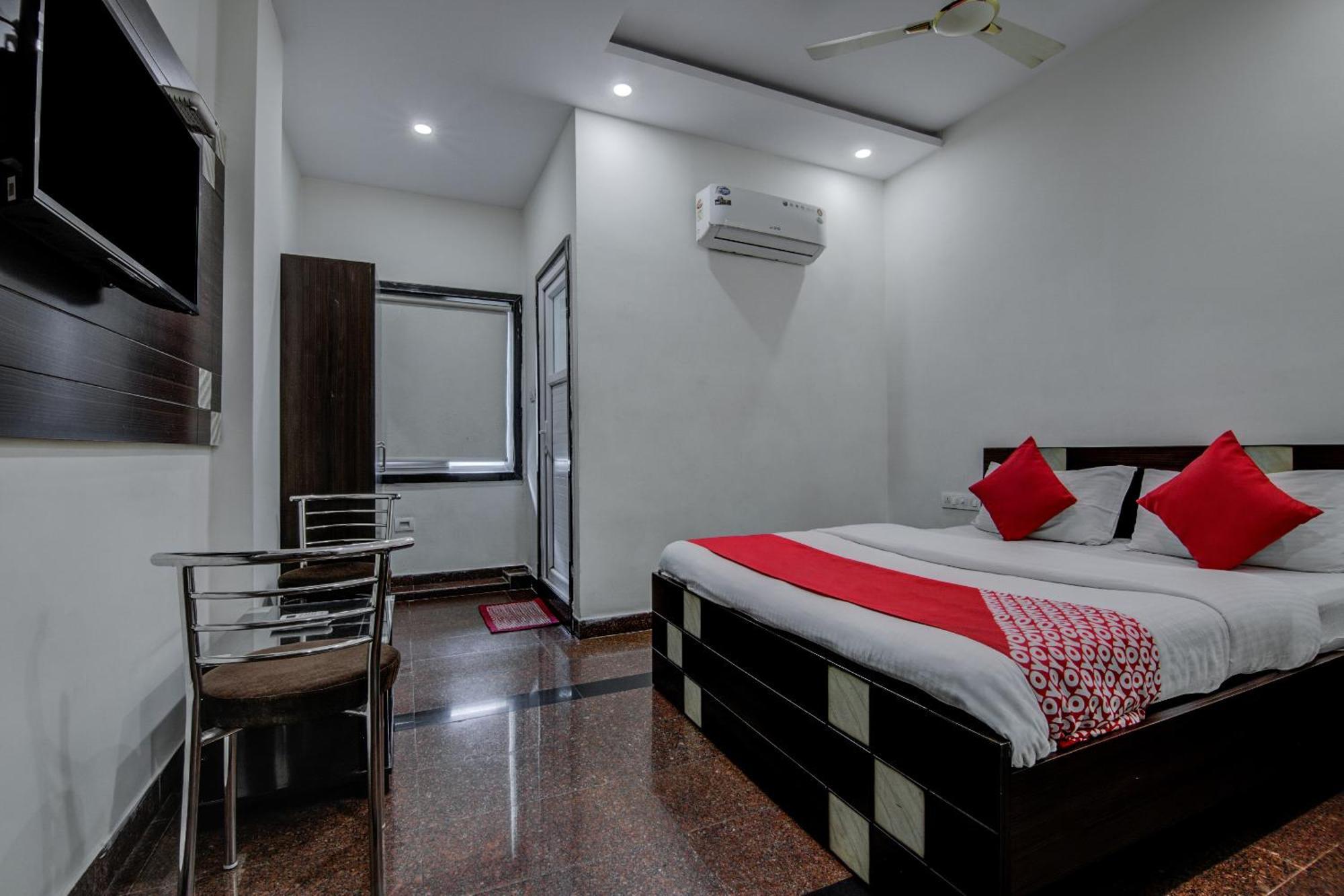 Hotel O Vb Grand Visakhapatnam Exteriör bild