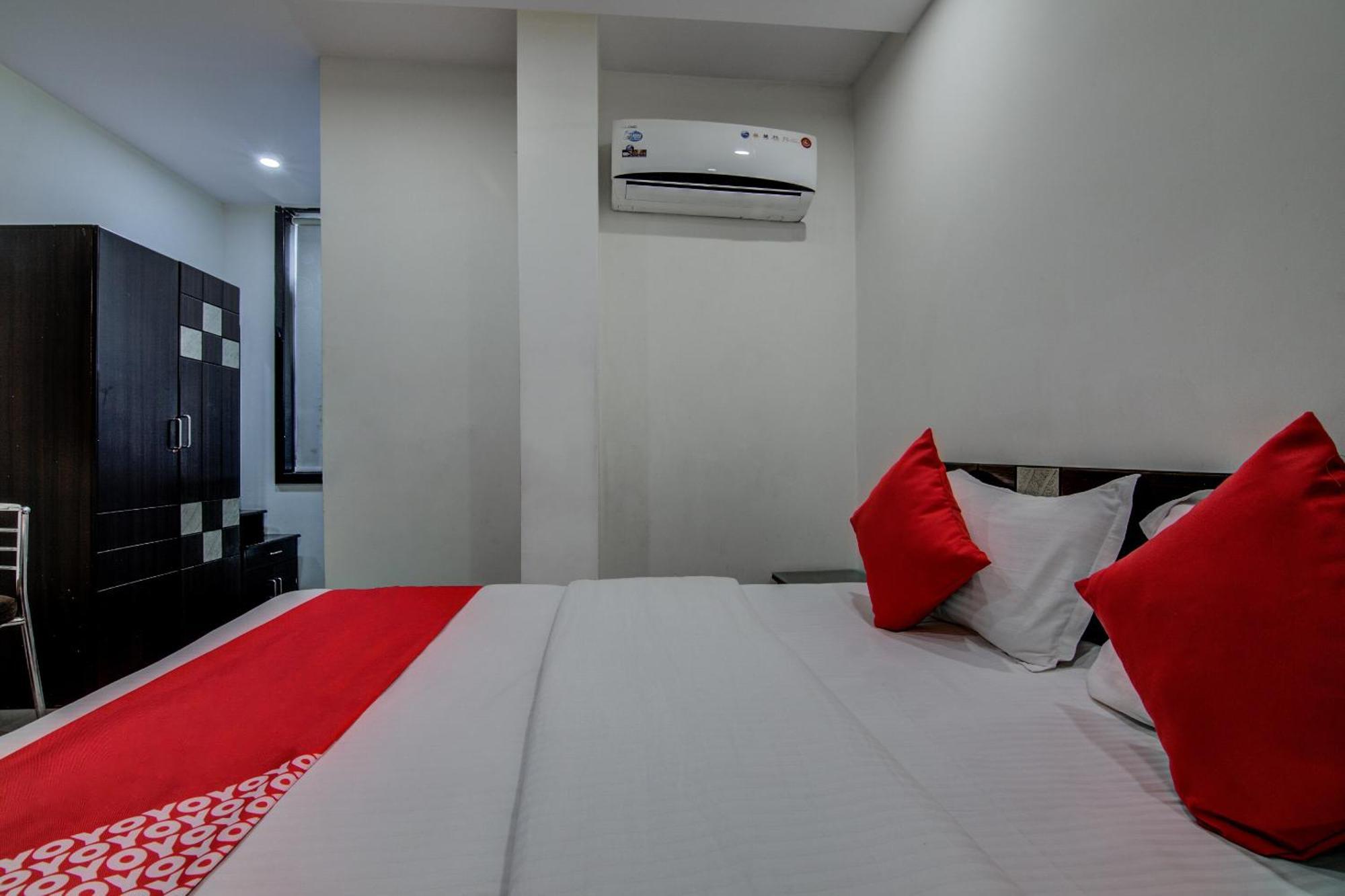 Hotel O Vb Grand Visakhapatnam Exteriör bild