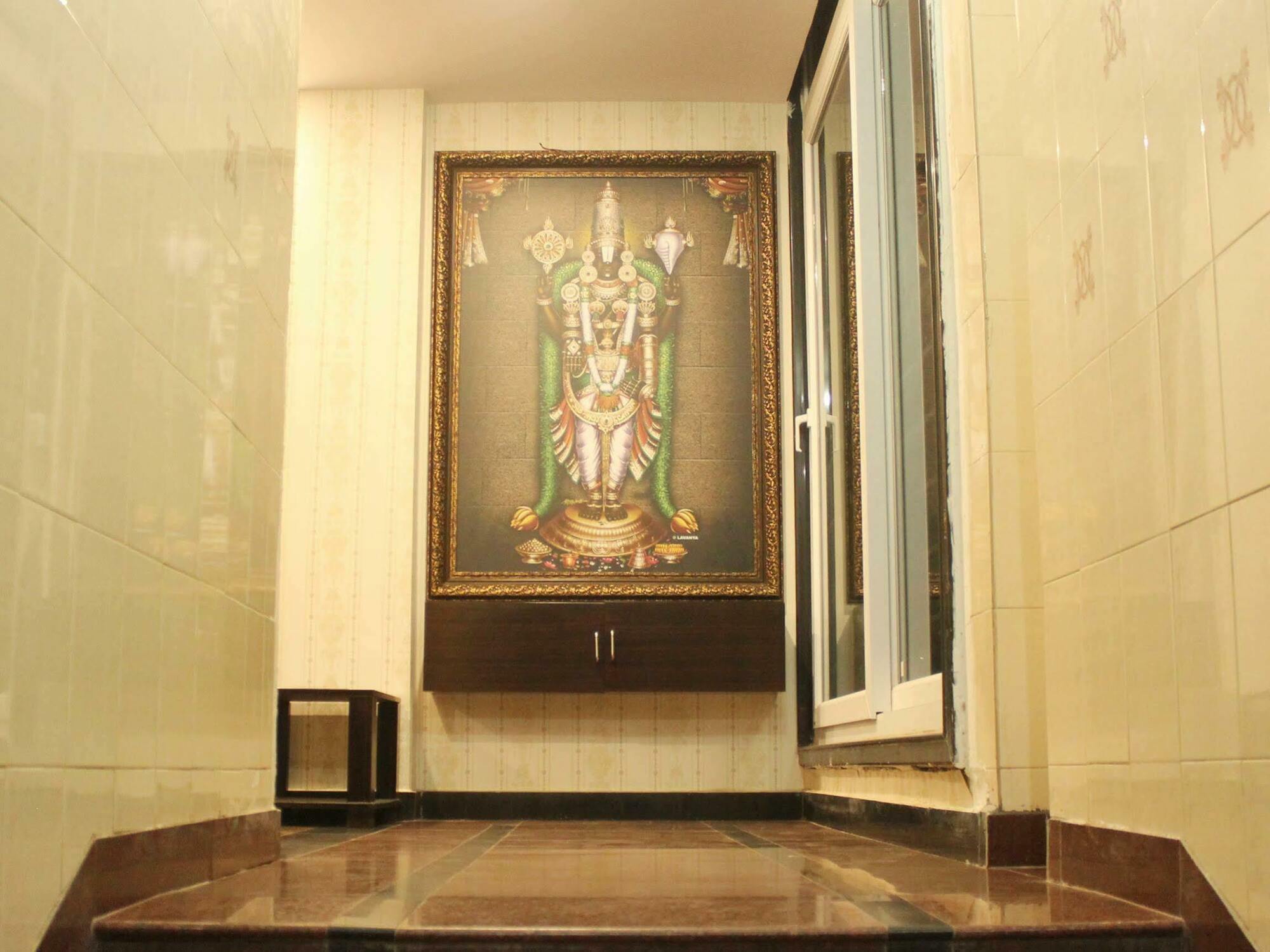 Hotel O Vb Grand Visakhapatnam Exteriör bild