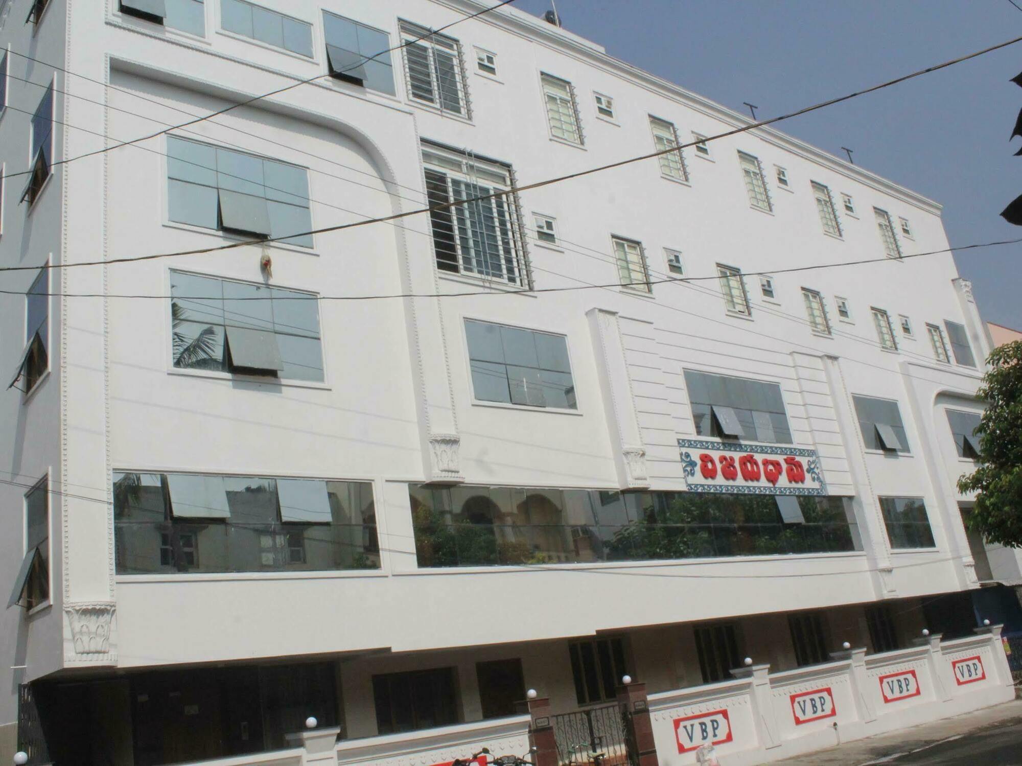 Hotel O Vb Grand Visakhapatnam Exteriör bild