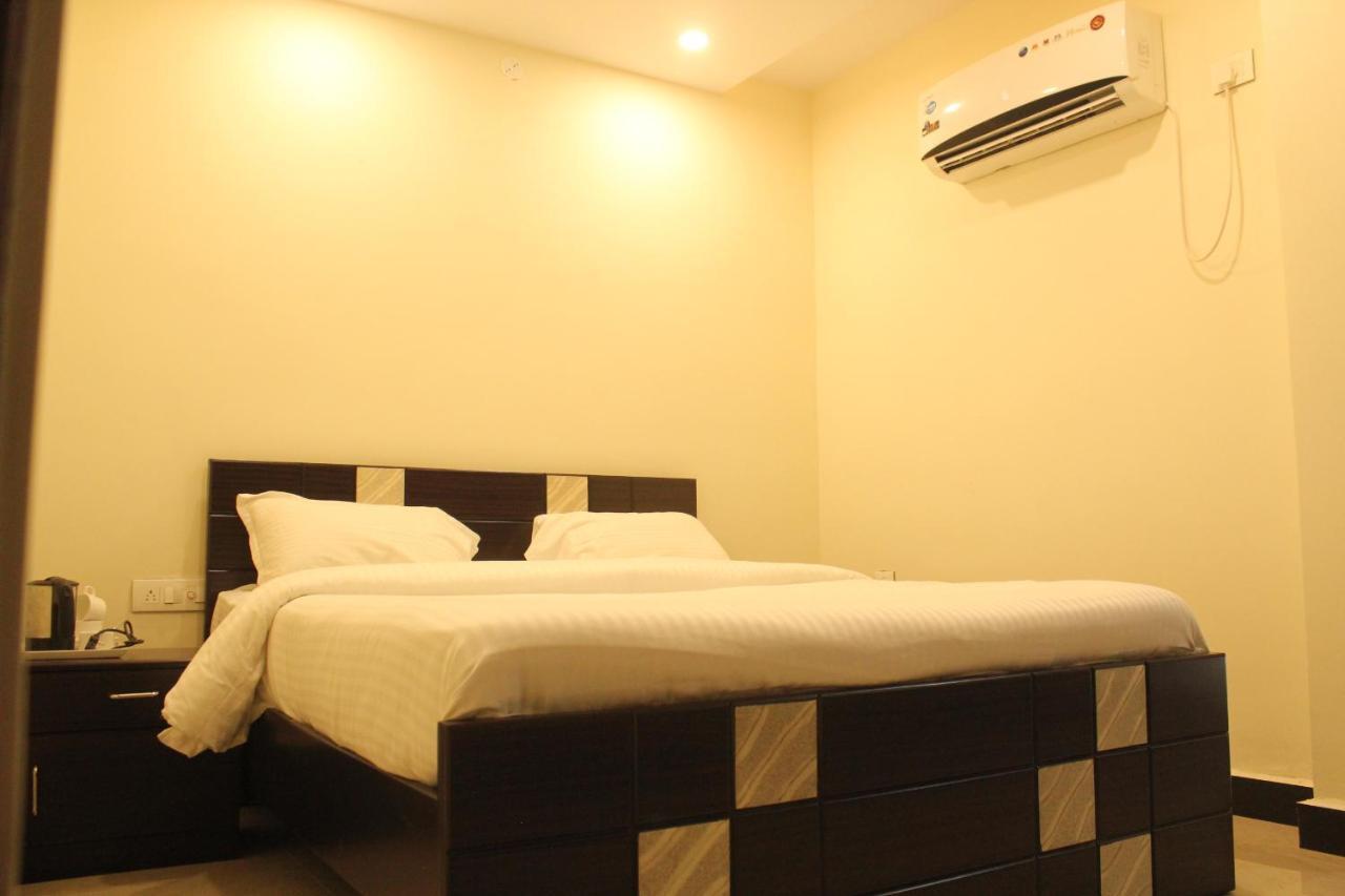 Hotel O Vb Grand Visakhapatnam Exteriör bild