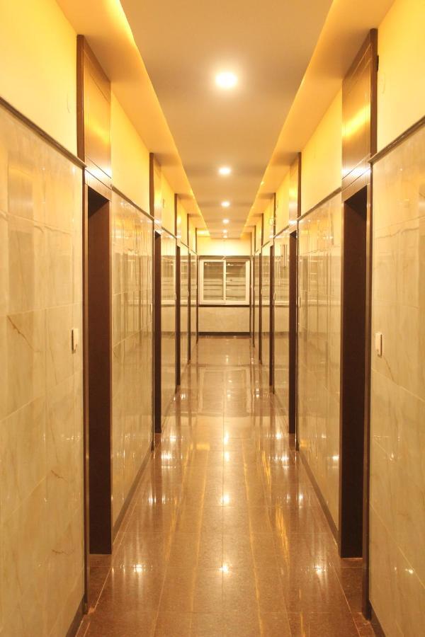 Hotel O Vb Grand Visakhapatnam Exteriör bild